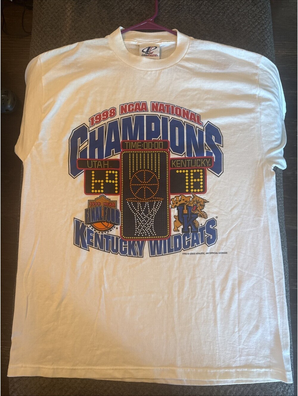 Vtg 1998 NCAA National Champions Kentucky Wildcats Men’s L Shirt Logo Athletic
